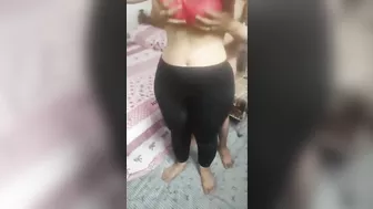 بت مصريه جامده بتتفشخ تقفيش ونيك على الواقف مع عشيقها