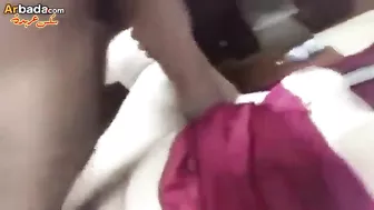 لبوه عشيقها منيمها ويرضع في بزازها وهو بينيك كسها