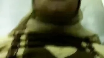 الدكتور مقلعها في العياده وفاشخ كسها نيك ويمص بزازها