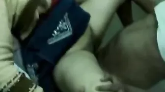 الدكتور مقلعها في العياده وفاشخ كسها نيك ويمص بزازها