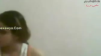 واخد حبيبته البيت بيرضع بزازها وينيكها على سريره