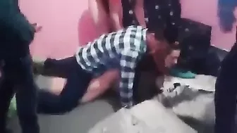 محجبه متناكه جوزها جايب صحابو يفشخوها نيك وبيصورها