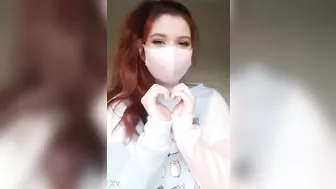 البت بزازها كبيرة وملبن بتعرضهم لحبيبها ومبسوطة