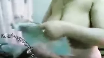 مرا مصريه شرموطه نازله في الزب مص زي المحرومه وتتشرمط