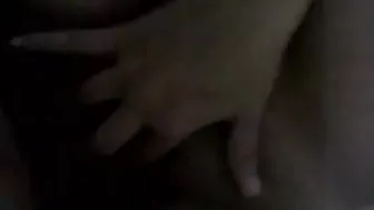 لبوه مصريه ببزاز كبيره بتمص الزب وتقعد عليه وبتتفضح