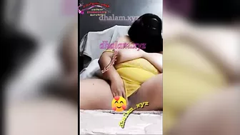 منقبة مصرية بتقفش البزاز وتعرض طيزها على المتابعين