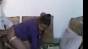 فضيحة عراقية الزبون ينيك طيزها الكبيرة في بيته