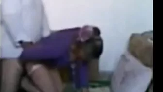 فضيحة عراقية الزبون ينيك طيزها الكبيرة في بيته