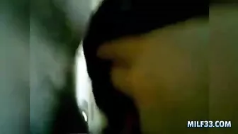 مصريه منقبه بتدلع للزبون وهو بيلعب في كسها وبينيكها