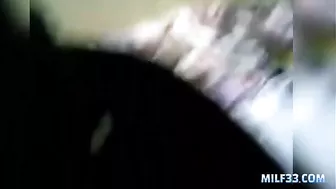مصريه منقبه بتدلع للزبون وهو بيلعب في كسها وبينيكها