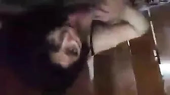 الواد فشخها بوس وتقفيش في شقته المفروشة وبيفضحها