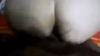 الشرموطه باخد الزب في طيزها الكبيره وتصرخ بصوت عالي