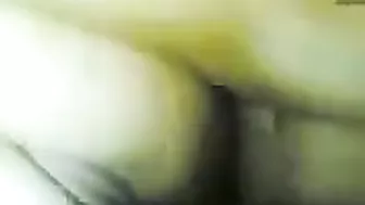 سعوديه حبيبها ينيك في طيزها المولعه ويصورها في بيته