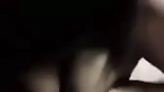 عربيه لبوه على الاخر بتاخد الزب بين بزازها وكسها