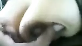 بت بزازها كبيره مطلعاهم ونازله فيهم لعب وتتصور
