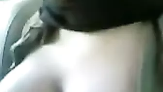 بت بزازها كبيره مطلعاهم ونازله فيهم لعب وتتصور