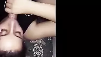 فاجره نايمه على ضهرها ومش راحمه الزب مص وتتناك