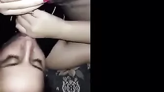 فاجره نايمه على ضهرها ومش راحمه الزب مص وتتناك