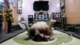 عراقية جسمها ملبن راكبه الزب ومبسوطة على الاخر