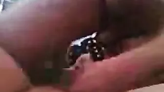 مصريه جسمها فاجر بتمص في الزب وتاخده كله في كسها