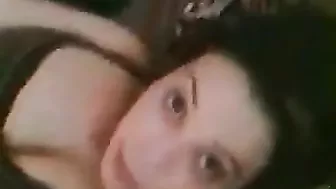 مصريه جسمها فاجر بتمص في الزب وتاخده كله في كسها