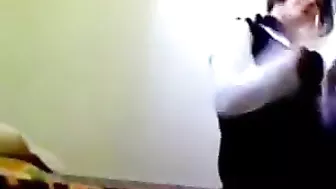 نيك طيز طالبة عراقية مع عمها في الشقة المفروشة