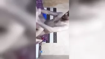 فلاحة جارها بينيكها غصب عنها وتصرخ بصوت عالي