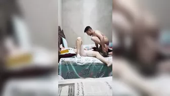 مصريه فلاحه خطيبها واخدها على السرير وبينيكها قبل الفرح