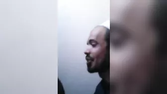 لبوه فلاحه مع شيخ بيمص بزازها وينيكها ويصورها في بيته