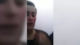 لبوه فلاحه مع شيخ بيمص بزازها وينيكها ويصورها في بيته