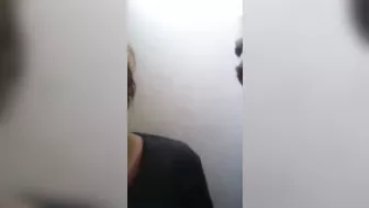 لبوه فلاحه مع شيخ بيمص بزازها وينيكها ويصورها في بيته