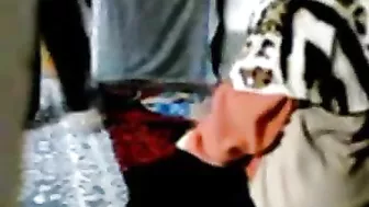 ممحونة محجبة بزازها ملبن بتتناك بكل الاوضاع