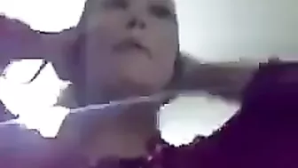 محجبة عشيقها يصورها في بيته وينيك كسها بكل الاوضاع