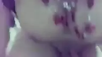 محجبة عشيقها يصورها في بيته وينيك كسها بكل الاوضاع
