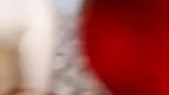 ميلف عراقية بتحط الزب بين بزازها وتتناك بعنف
