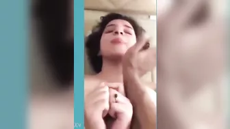 خليجيه محترفه في بلع الزب كامل في كسها مع حبيبها