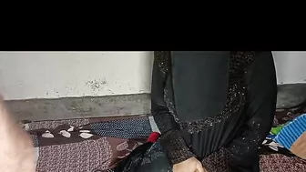 شرموطة سعودية بتطل مص زب عشيقها قبل نيك كسها