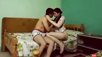 فرسه حبيبها واخدها البيت بينيكها على الواقف ويمص بزازها