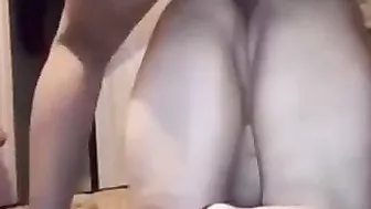 فلاحة الواد بيهيجها على زبه ويفشخ طيزها بكل عنف
