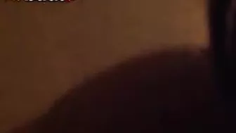خليجية شرموطة تتناك على السرير مع صديق زوجها
