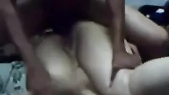 لبوه بجسم وطيز اخر جمدان واخده زب عشيقها في كسها كامل