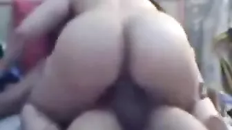 لبوه بجسم وطيز اخر جمدان واخده زب عشيقها في كسها كامل