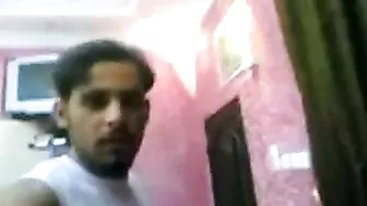 ممحونة خليجية بان عمها يصورها وينيكها بكل الاوضاع