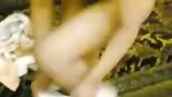 ممحونة خليجية بان عمها يصورها وينيكها بكل الاوضاع