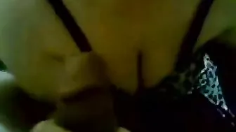 الشرموطة لابسه النقاب وتقوله صورني وانت بتنيكني