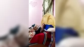 فلاحه جامده بجسم ملبن على الاخر بتتناك وتتقفش على السرير