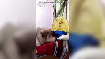 فلاحه جامده بجسم ملبن على الاخر بتتناك وتتقفش على السرير