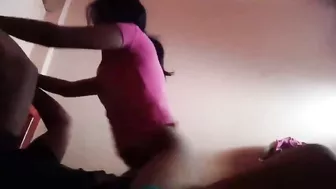 بنت عربيه جامده بتركب الزب وتاخده في كسها مع اخوها
