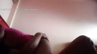 بنت عربيه جامده بتركب الزب وتاخده في كسها مع اخوها