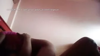 بنت عربيه جامده بتركب الزب وتاخده في كسها مع اخوها